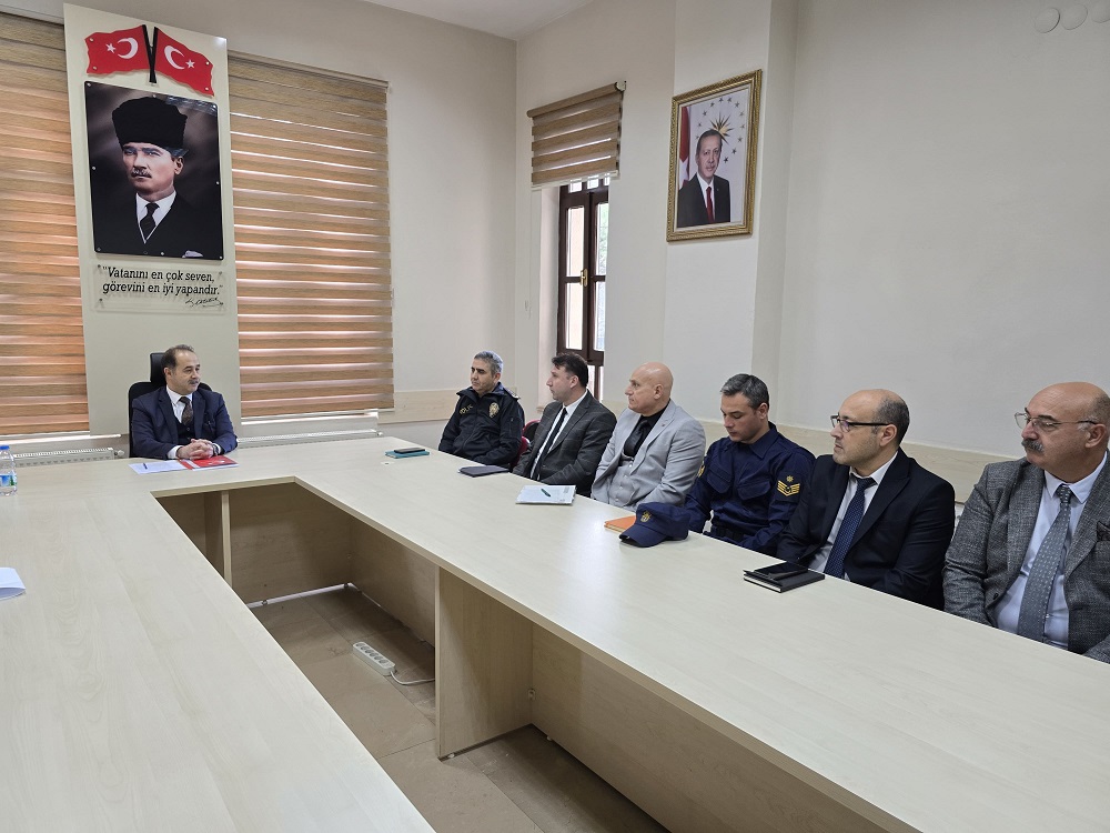 Vatandaşlara Sunulan Kamu Hizmetlerinin Hızlı, Verimli ve Etkin Bir Şekilde Yürütülmesi için Toplantı Düzenlendi