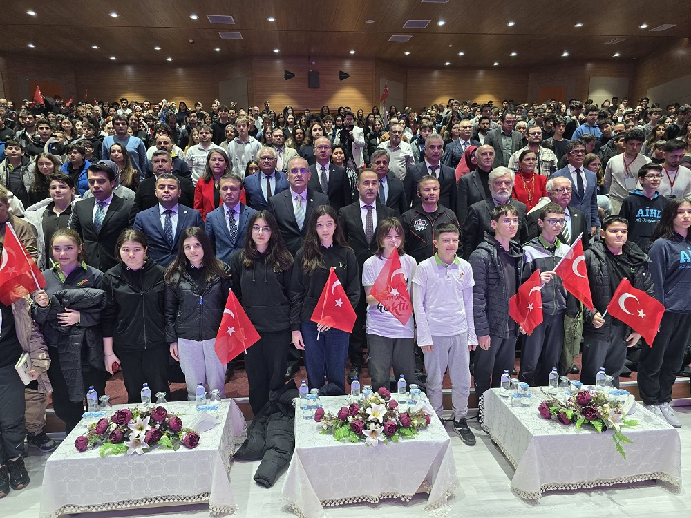 Türkiye'nin ilk astronotu Alper GEZERAVCI, Bandırma Onyedi Eylül Üniversitesi Öğrencileri İle Bir Araya Geldi